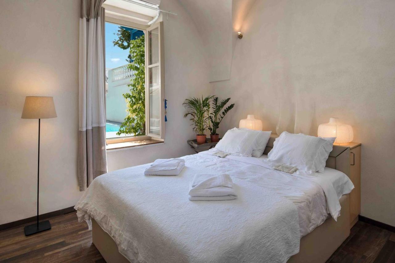 Sandandstone Villa Santorini Меґалохорі Екстер'єр фото